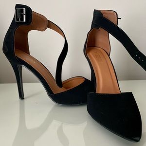 Black Stiletto Heels